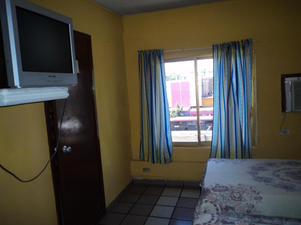 Hotel del Valle Los Mochis Habitación foto